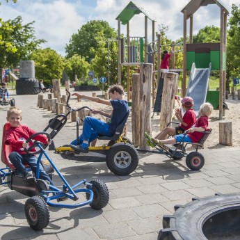 Skelterbaan buiten speeltuin Pierewiet