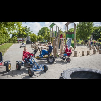Skelterbaan buiten speeltuin Pierewiet