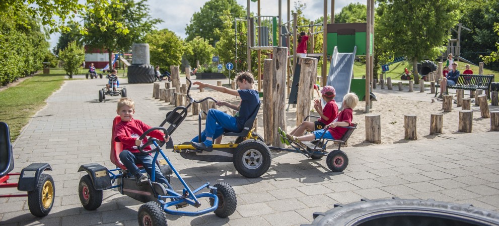 Skelterbaan buiten speeltuin Pierewiet